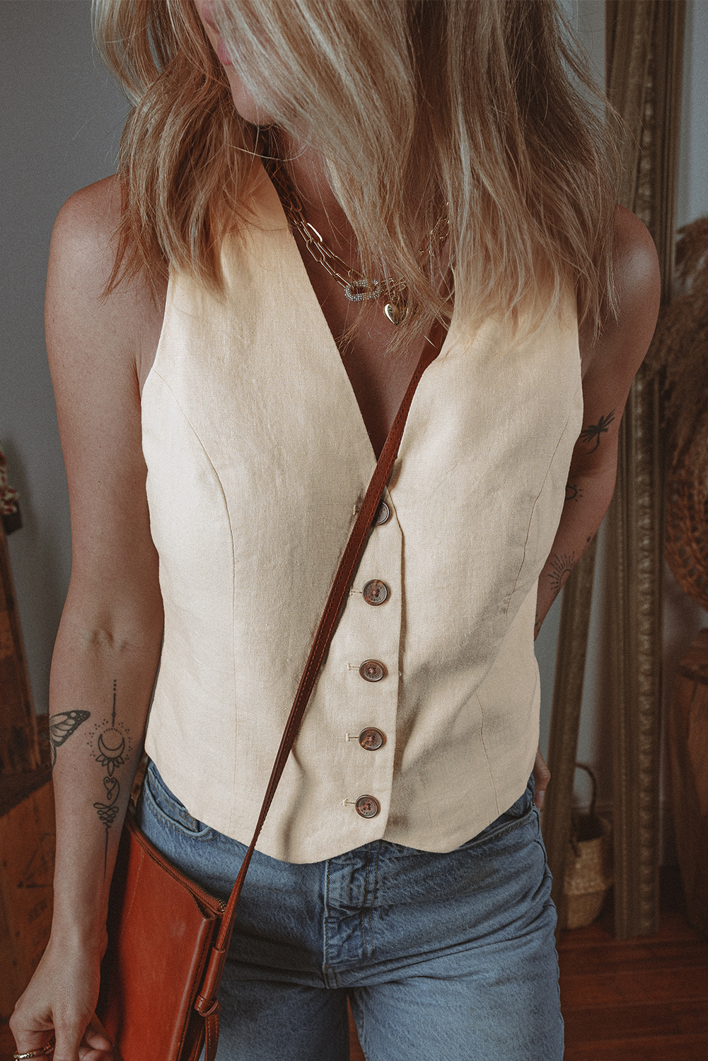 White Slim Fit Buttoned V Neck Vest - Image 6