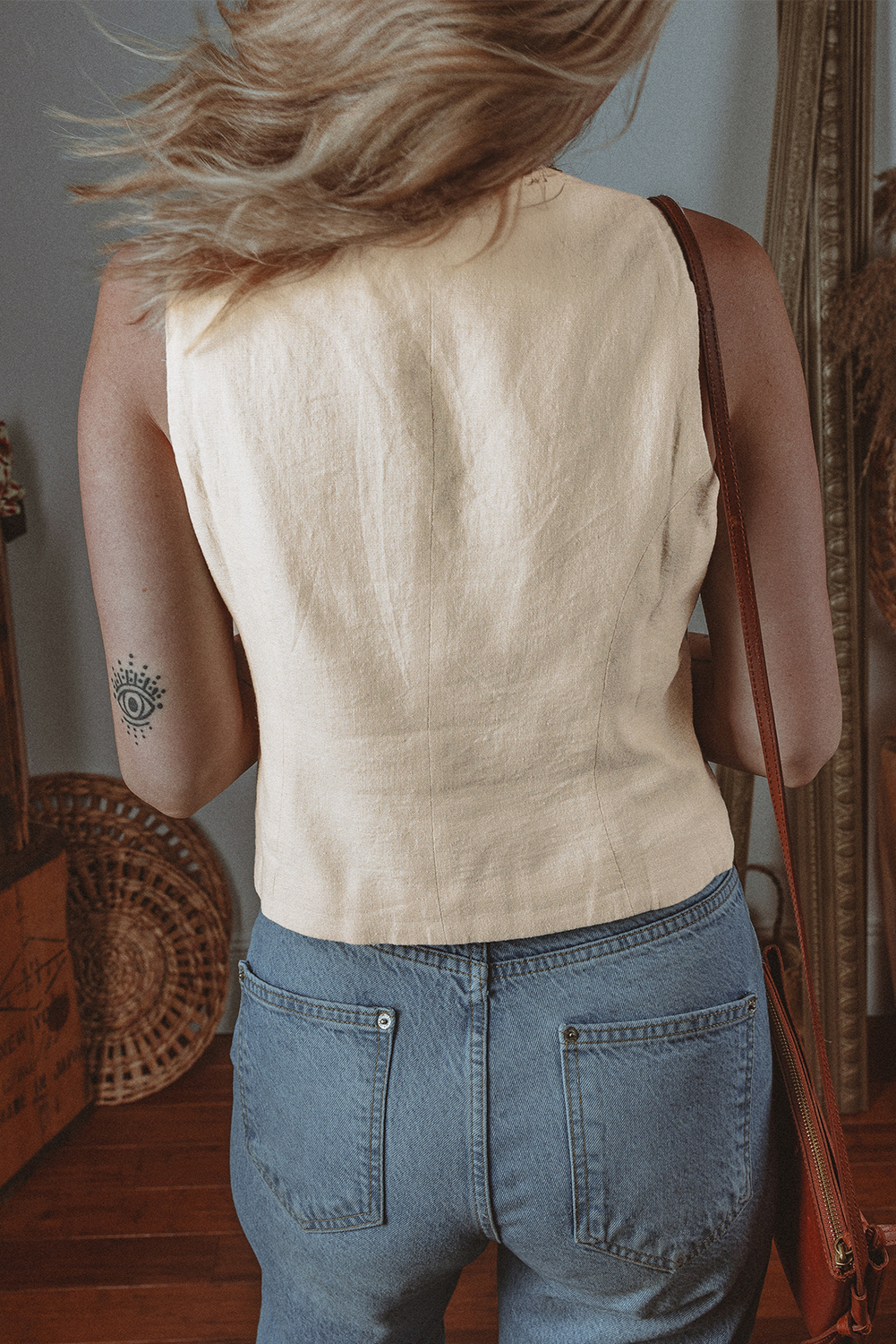 White Slim Fit Buttoned V Neck Vest - Image 2