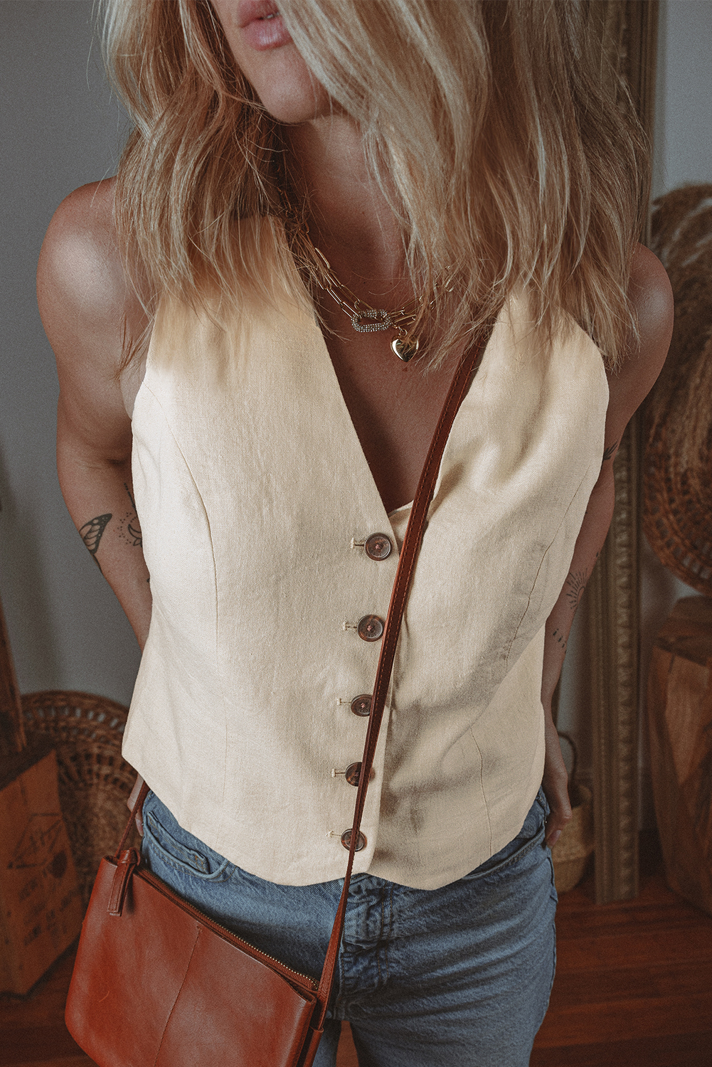 White Slim Fit Buttoned V Neck Vest - Image 4