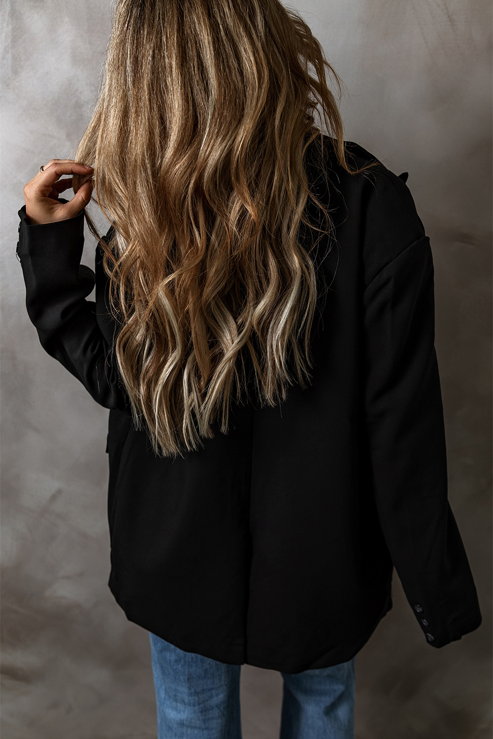 Black Lapel Flap Pocket Buttoned Blazer - Image 2